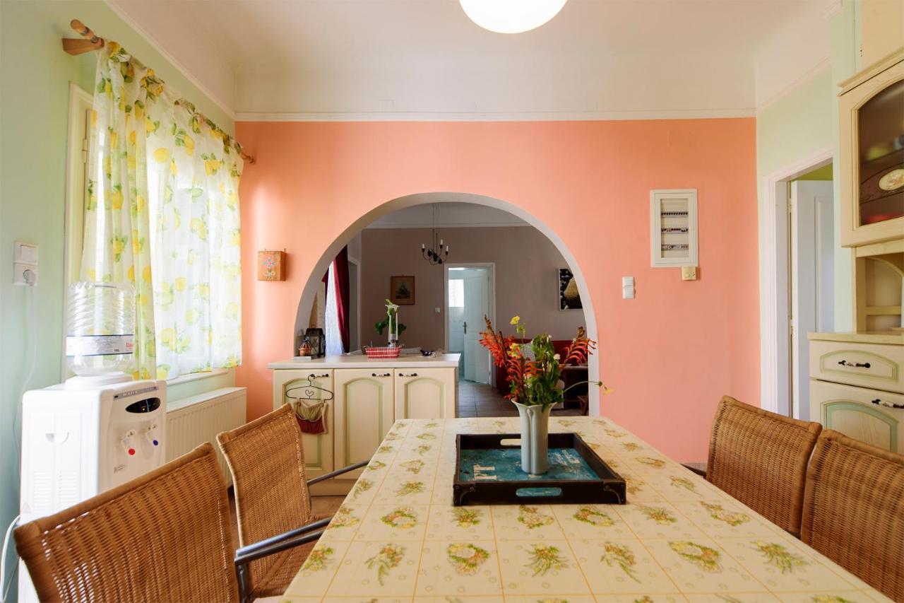 Ferienwohnung Jasmine Of Poseidonia Posidhonía Exterior foto