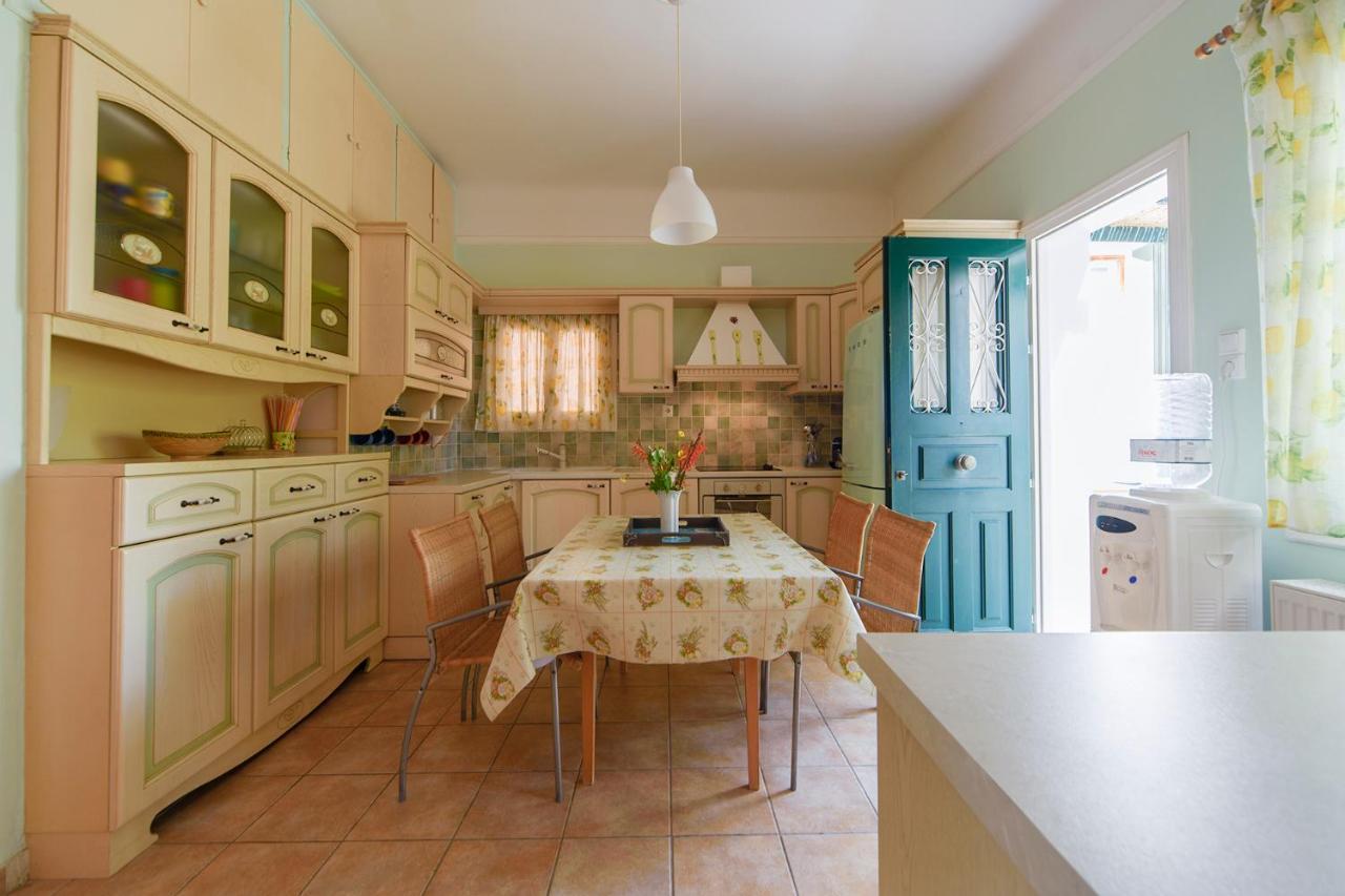 Ferienwohnung Jasmine Of Poseidonia Posidhonía Exterior foto