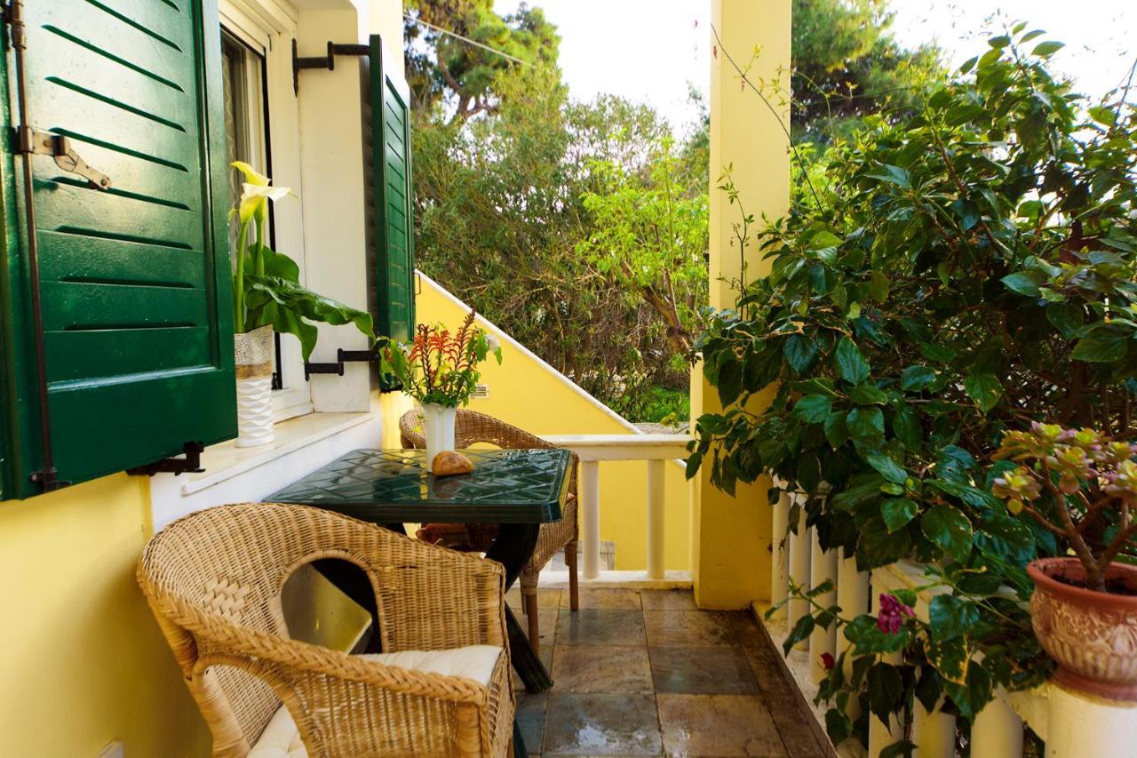 Ferienwohnung Jasmine Of Poseidonia Posidhonía Exterior foto